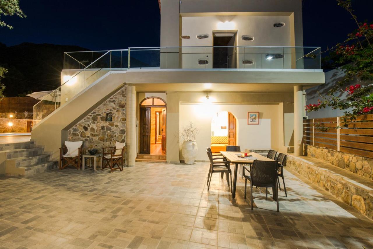 Sfinárion Tzouganos Villa מראה חיצוני תמונה