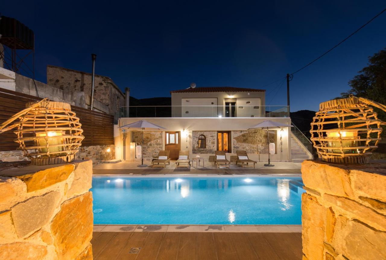 Sfinárion Tzouganos Villa מראה חיצוני תמונה