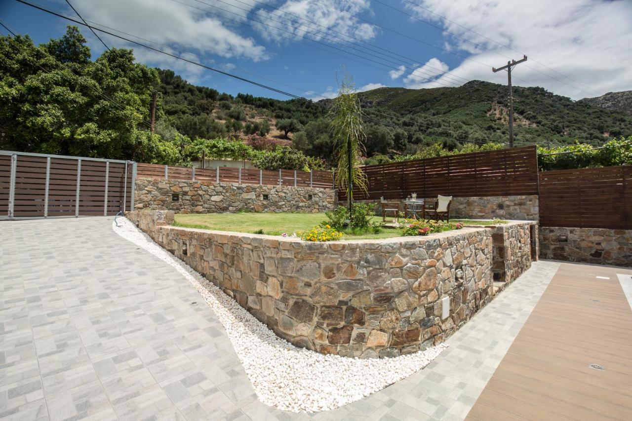 Sfinárion Tzouganos Villa מראה חיצוני תמונה