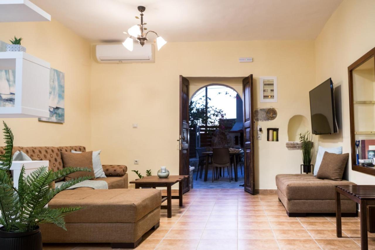 Sfinárion Tzouganos Villa מראה חיצוני תמונה